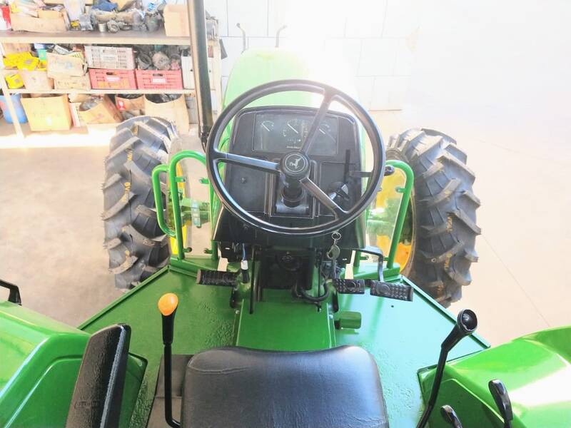 TRATOR JOHN DEERE 5705 - 4X4 - ANO 2007 - VENDIDO